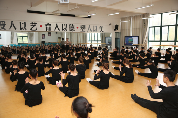 赸.jpg